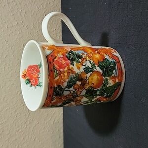 Christina Lana's Christmas Coffee Mug. Pictura